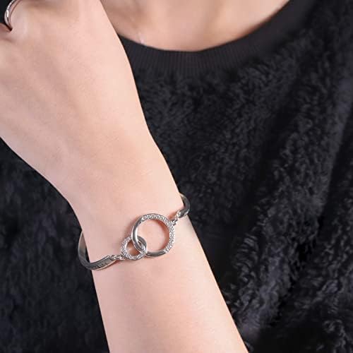 Best Friends Bracelet BFF Jewellery Bracelets Heart on Heart Sister Bracelet Friendship Gifts with an Elegant Gift Box