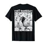 Photo Gallery uomo stay different be unique sheep graphic con una pecora nera maglietta Photo Gallery uomo stay different be unique sheep graphic con una pecora nera maglietta