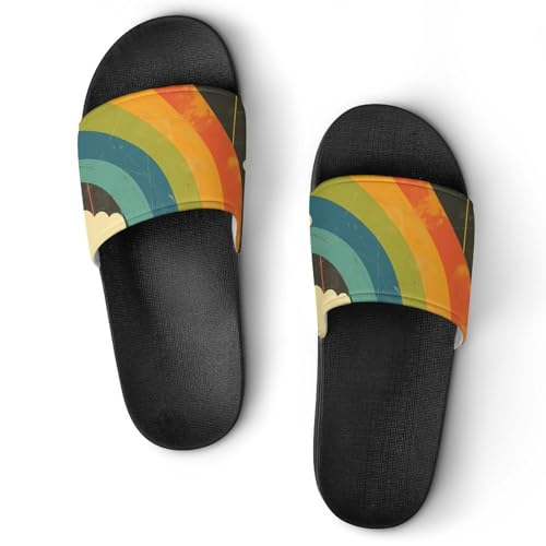 Claquettes arc-en-ciel et nuages blancs pour un confort doux