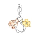 DÉTAILS DE TAILLE : Mesurant 1,02 pouce de hauteur et 0,89 pouce de largeur, ce pendentif aux proportions parfaites s’intégrera parfaitement à toute collection de bijoux.