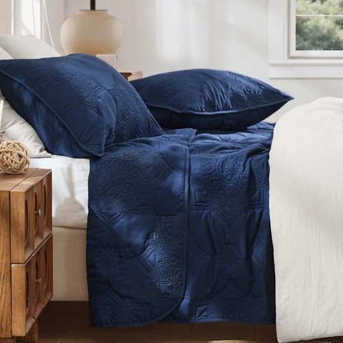Image of Bedsure King Size Quilt Set - Lightweight Bedspreads King Size, Stitch-Free Ultrasonic Quilting Coverlet, All-Season Navy Blue Comforter Set, Pet-Friendly Soft Machine Washable Bedding (106 inchx96 inch)