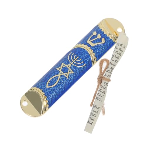 Atmosfera sacra e vintage: il Rotolo Sacro del Cancello è una mezuzah in metallo con pergamena, realizzata con artigianato raffinato che dona un tocco retrò e chic all'arredamento della casa, ideale per decorare il telaio della porta.