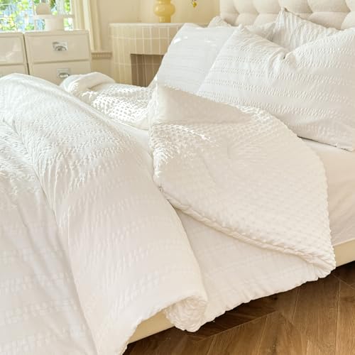 Image of tohrisa Boho Comforter Set Queen Size Striped Pleats Bohemian Seersucker Bedding Set All Season Soft Cozy 3 Pieces Quilt with 2 Pillowcases(90 inchX90 inch White)
