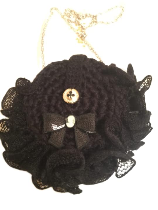 Petit sac minaudière au crochet fait main avec broche camée style Marie-Antoinette