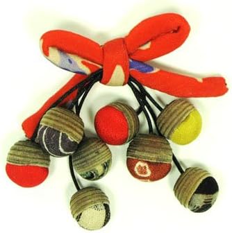 Amazon Co Jp 日本製 和雑貨 和風小物 手作り 着物布ブロ チ 和柄 どんぐりブロ チ 服 ファッション小物