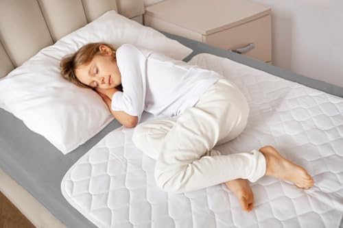 Lynmark® Toddler Potty Training Bed Pads - Soft Waterproof Bedwetting Pee Protector Mat for Kids - Multi-Layer Non-Slip Washable Incontinence Mattress Sheet Absorbs Up to 2000ml - 33' x 27', White