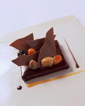 Hardcover Pièce unique: 40 desserts à l'assiette simples et chics [French] Book