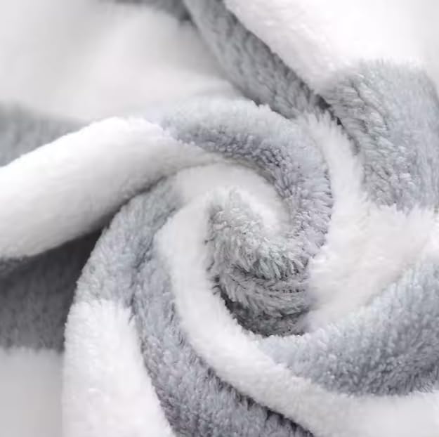 Image of HomeCloud Korean Plush Soft & Luxury 400 GSM Pack of of 2 Towel Set with Hanging Loop | 3X Softer Than Cotton Towels | Set of 2 (1 Bath Towel 142x70 + 1 Face Towel 70x35 cm)