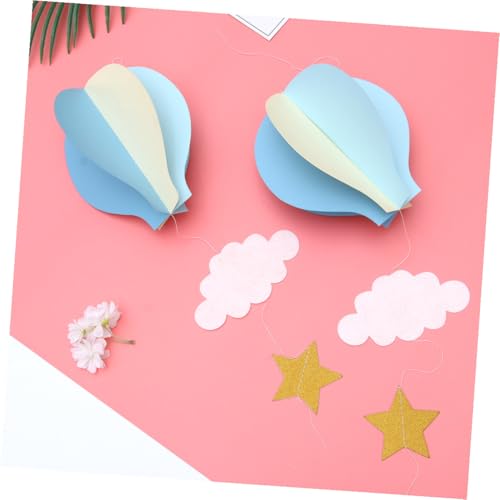 Décorations aériennes montgolfières beige pour sublimer une chambre d'enfant