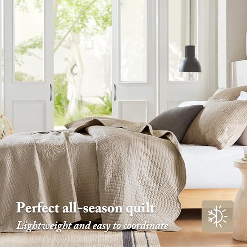 Image of Madison Park Cottage Damask Coverlet Set, 3 PC Full /Queen Quilt Set | Scallop Edge, All Season Oversized Bedding with Pre-washed Cotton-Filled Quilt, Shams, Khaki