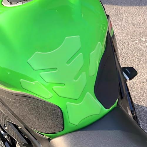 QIUMING ® Tankpad 3D Carbon Braun Optik universell kompatibel Wasserdicht Lackschutz für Auto Motorrad Tank 3D Motorrad Tankschutz Sport Aufkleber für Motorrad Tanks SCHWARZ 14 x 19.5 cm (Stil 2)