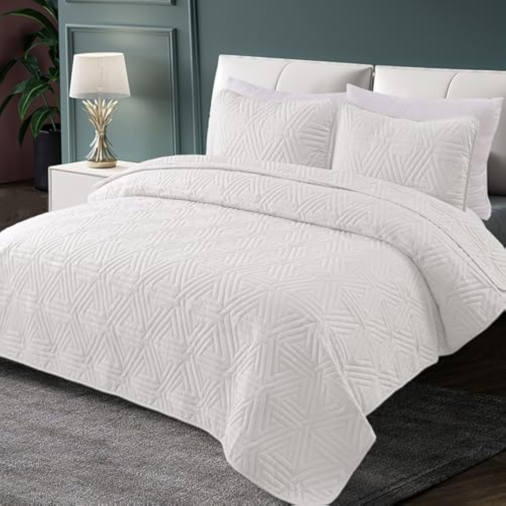 Soft Ultrasonic Geometric Queen Quilt Set, 3-Piece