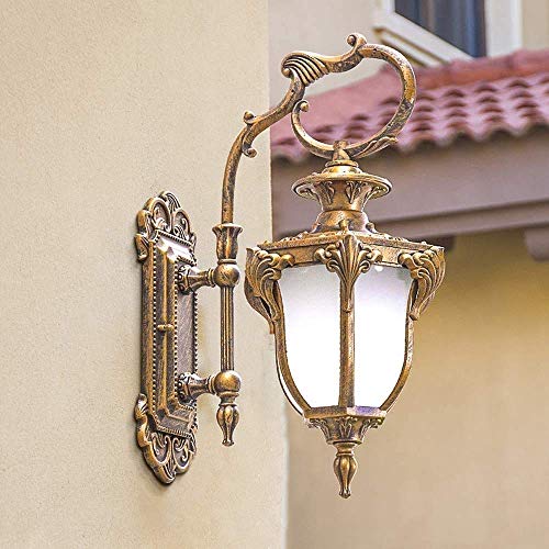 Luminaire extérieur classique étanche contre l'usure du temps