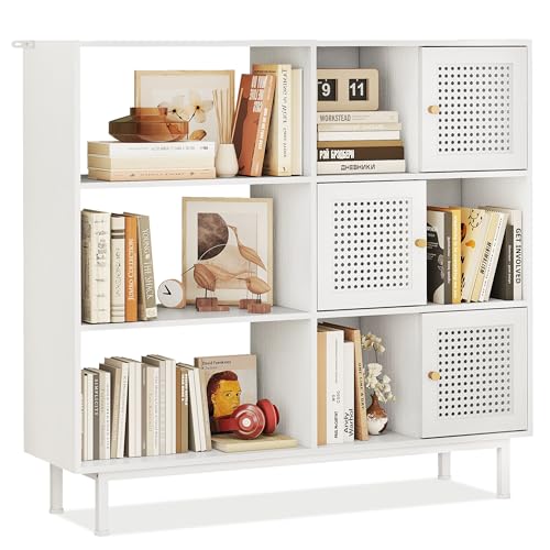 YOSHOOT Librería de ratán, aparador con Patas de Metal, estantería de Madera con 3 Puertas y 6 estantes Abiertos, estantería Independiente para salón y Estudio, 102 x 29 x 96 cm (Blanco)