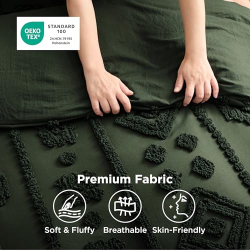 Image of Bedsure Boho Tufted Green Comforter King Size, GentleSoft 3 Pieces Boho Farmhouse-Style Decor Bedding, Exquisite Bedding for All Seasons, 1 Bed Comforter, 2 Pillow Shams, 104x90 Inches
