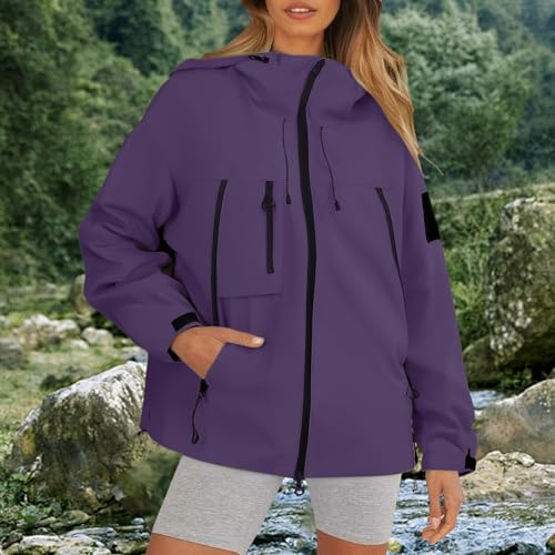 Poncho lluvia chic y capas cortavientos que solucionan el clima variable 4