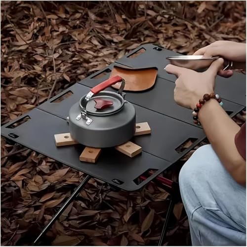 Table camping pliante et compacte pour solutionner le manque d'espace en voyage - 3