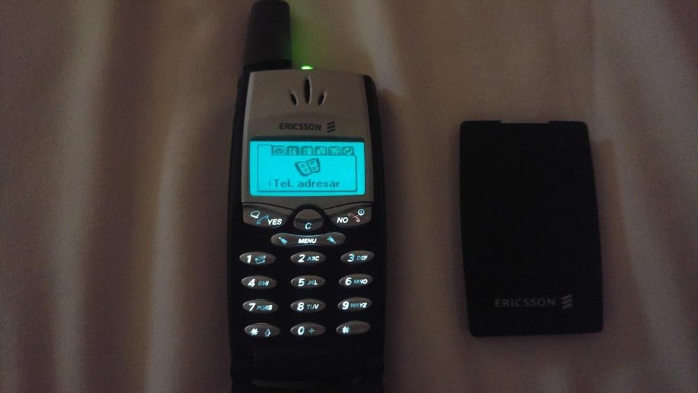 Original Ericsson T39 Mobile Phone Bluetooth 2G Tri-band Unlocked Phone & One year warranty