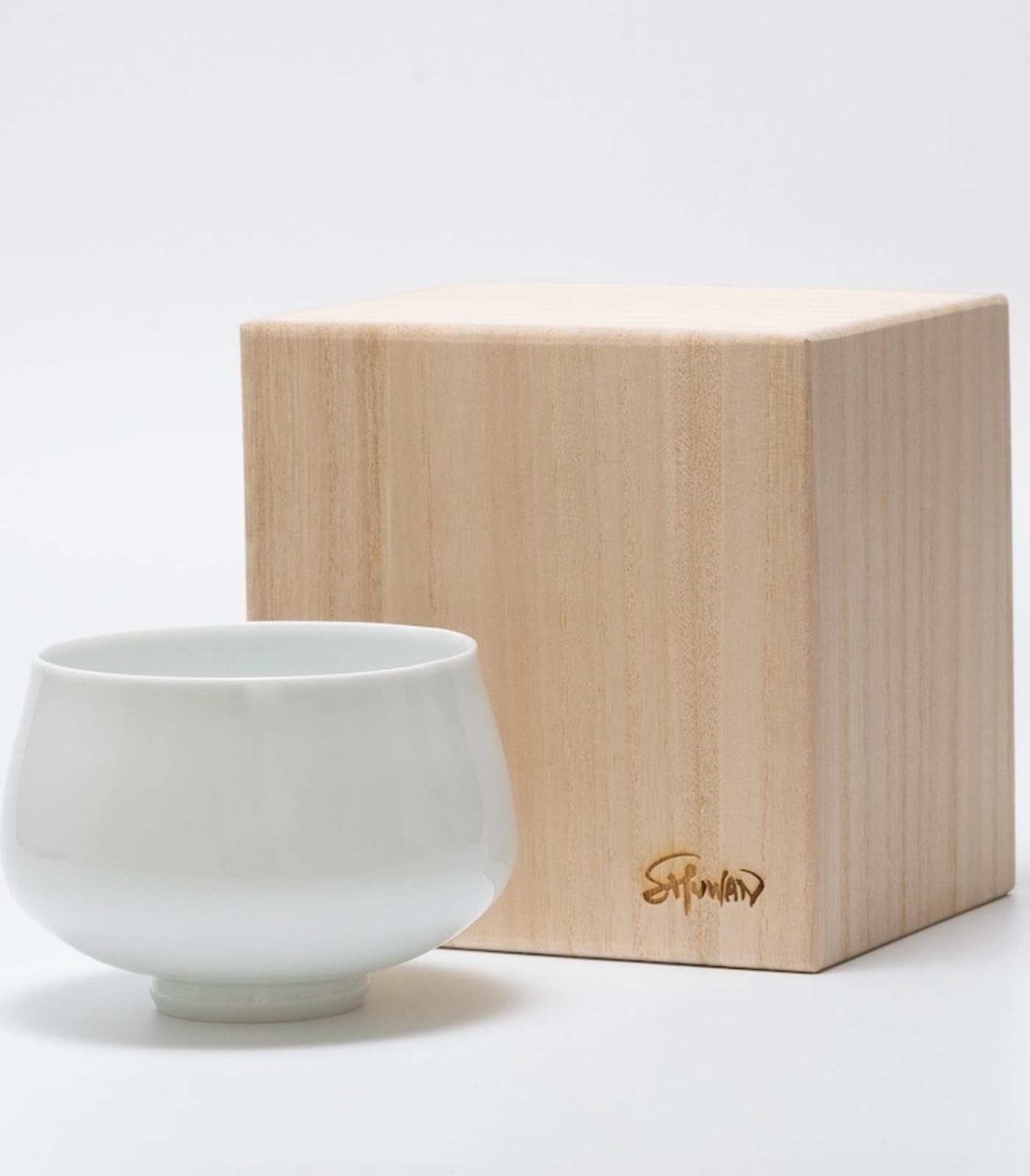 SHUWAN Sake Cup, Ochoko, Gui-Oni, Japanese Sake Glass 270ml, Porcelain, Made in Japan, Sake Cup, Libation Cup, Glass, Gift, Present (Includes Paulownia Wood Box) : Home & Kitchen