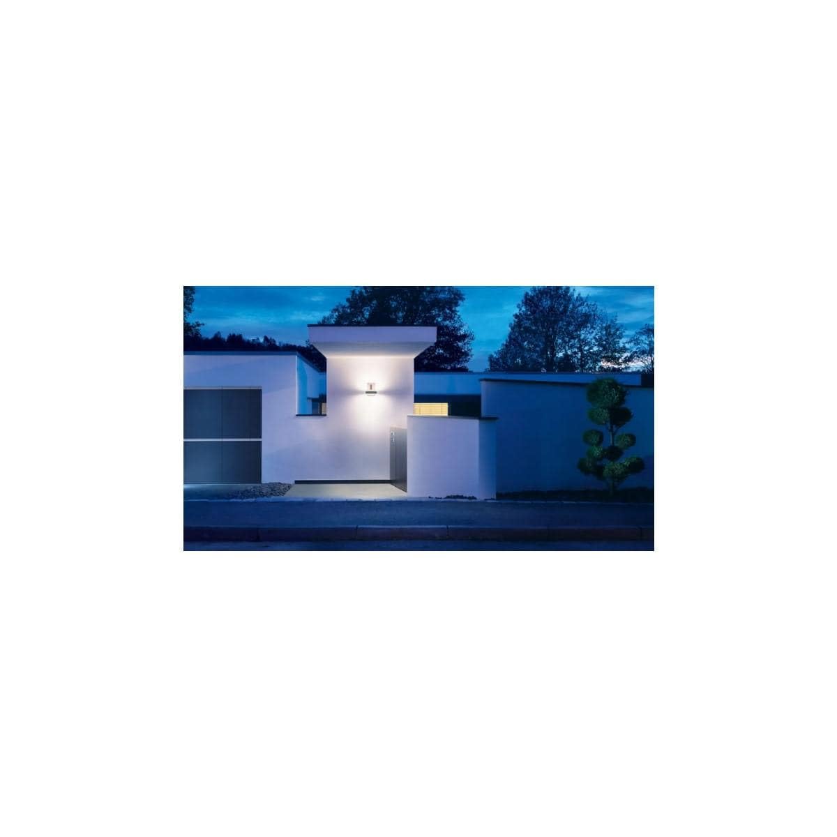 Steinel LED-Außenwandleuchte L 820 S silber, inkl. Hausnummer, 9,8 W, 679 lm, 160° iHF-Bewegungsmelder, 5m Reichweite