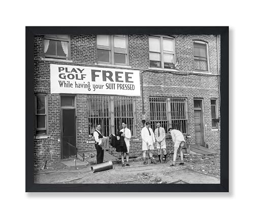 Poster vintage Play Golf pour embellir une buanderie triste en noir et blanc