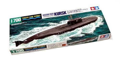 Maquette Russian SSGN Oscar II Kursk Tamiya 31906 : assemblage sans défaut au 1/700
