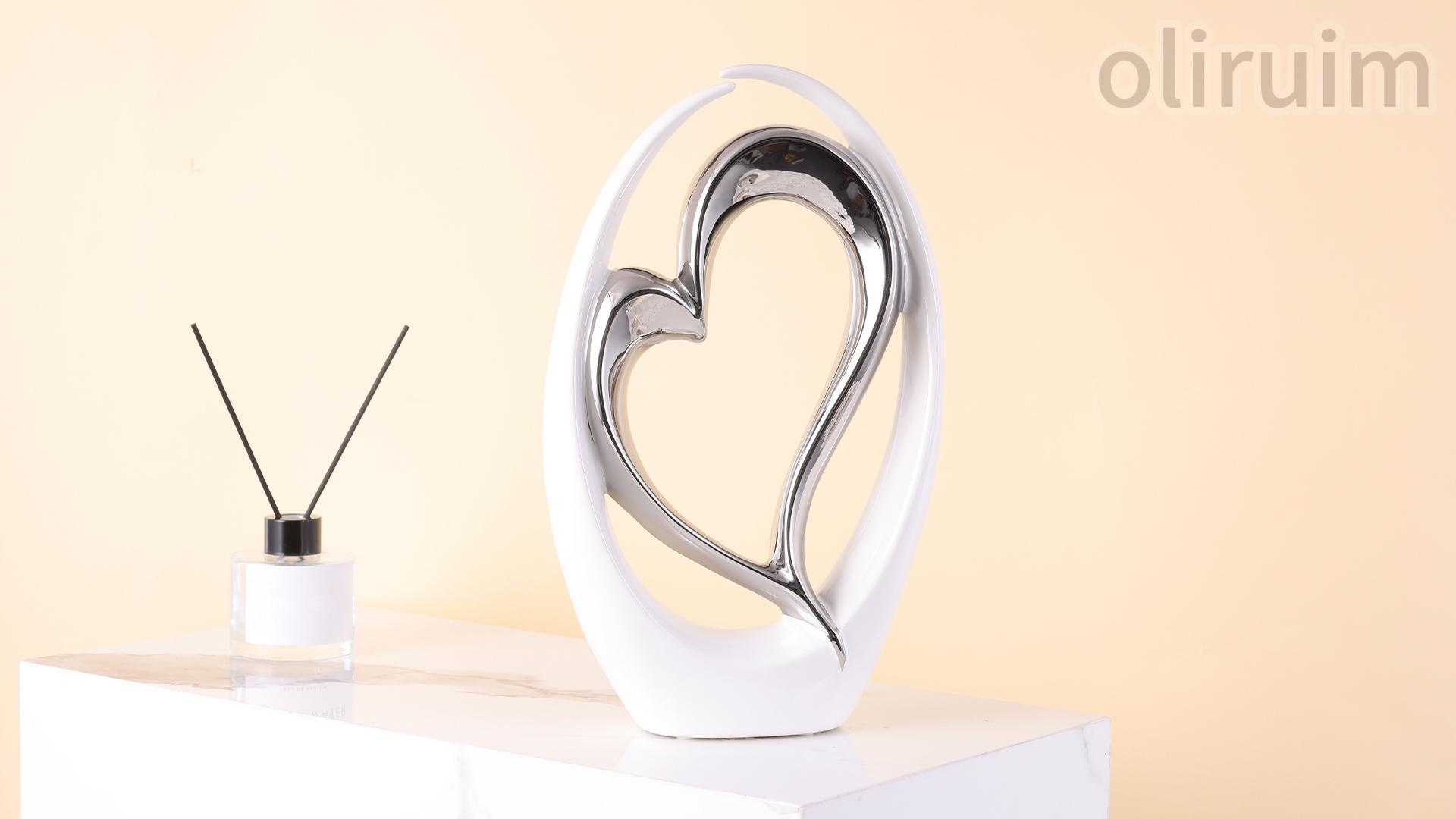 Escultura doble corazón blanca y plateada en cerámica miniatura 7
