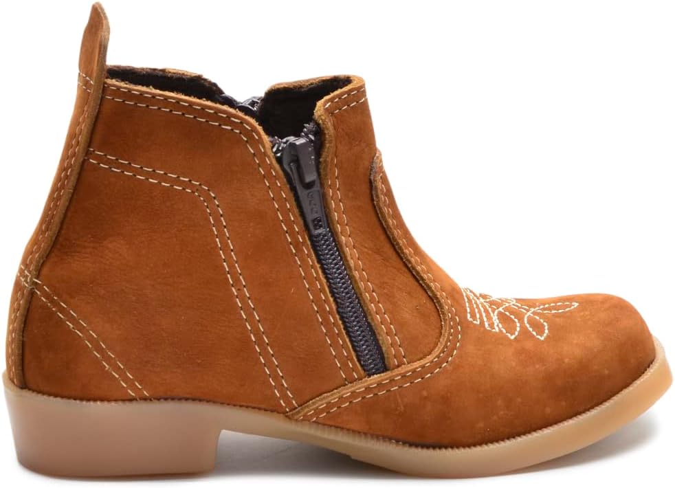 Botina Infantil de Couro Com Zíper nas Laterais em promoção! Veja a oferta e mais achadinhos de Botas & Galochas Infantis Hoje é o melhor dia para comprar Botina Infantil de Couro Com Zíper nas Laterais com aquele preço maroto! Promoção! Aproveite a oferta!