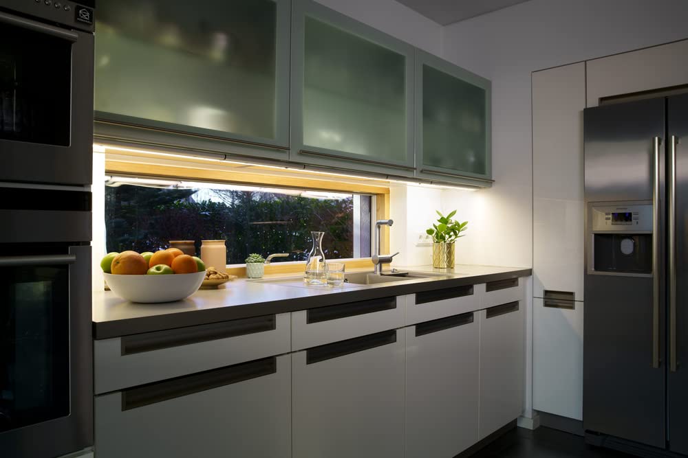 Ledvance LED Unterbau-Leuchte, Leuchte für Innenanwendungen, Bewegungssensor, Warmweiß, 527,0 mm x 67,0 mm x 20,0 mm, Linear LED Flat 4060000000000 Basisgerät