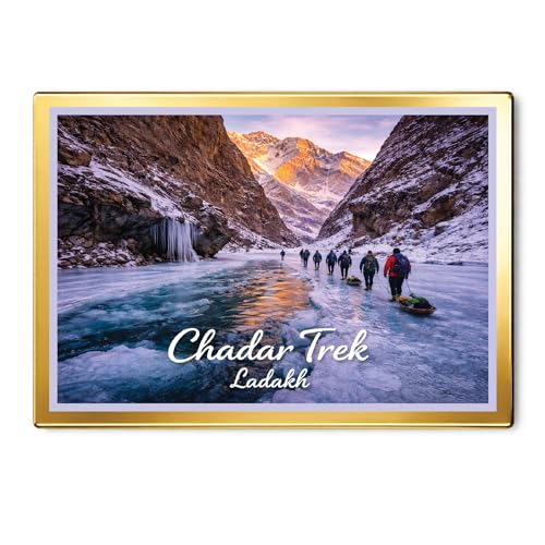 Image of Decorative Fridge Magnet with Glowing Border | Pack of 1 (Chadar Trek - The Frozen River Trek, Ladakh, 3x2 inch - Golden Border)