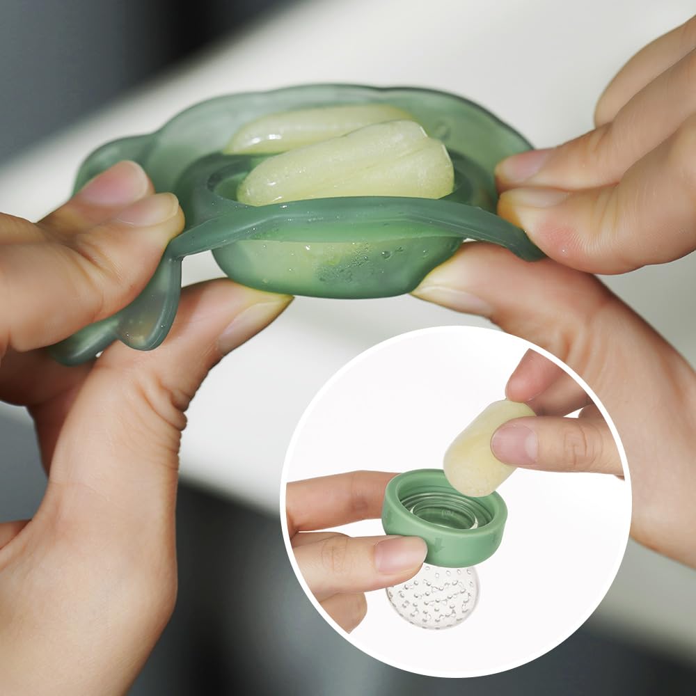 haakaa Mini Kit Freeze and Feed per Frutta e Alimenti+Vassoio Mini Freezer, Stampi per Ghiaccioli al Latte Materno per Dare Sollievo al Bambino, Alimentatore in Silicone /4+ Mesi (BLUSH)