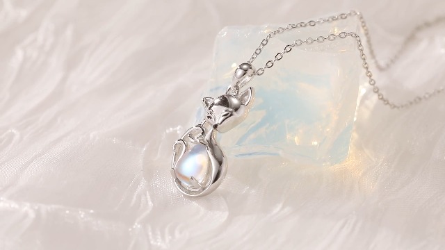 YAFEINI Collana con Pietra di Luna in Argento Sterling Volpe/Axolotl/Gatto/ Cane/Panda/Mucca Collana con Ciondolo Gioielli con Animali Regali per Donna Ragazze (Cane