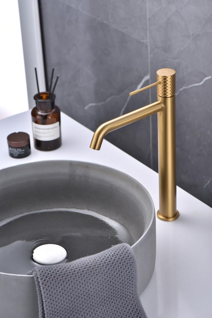 MICE - Grifo monomando con caño alto para lavabo hecho de latón con tecnologia la apertura en frío - Apto para agua Frio/Caleiente - Griferia de diseño para Lavamanos Oro Cepillado - BDG053-3OC