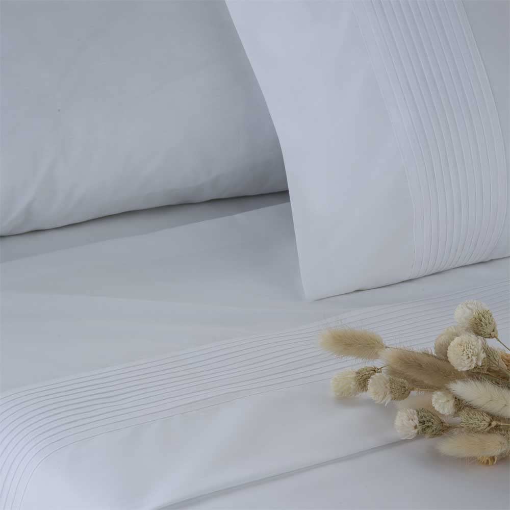 Juego de sabanas 135x190 / 200 GORBEA BLANCO PERCAL ALGODÓN 100% 180 HILOS COLOR BLANCO Cama de 135 x 190/200. Incluye: sábana encimera + 1 funda de almohada + sábana bajera ajustable 135x190 / 200