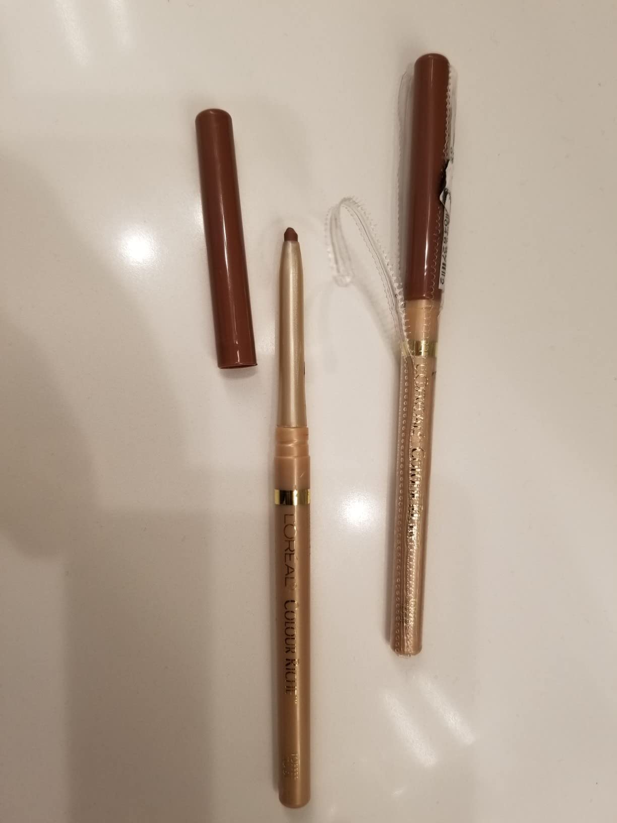 L'Oreal Paris Colour Riche Lip Liner Pencil, Creamy Lip Liner with Omega 3 and Vitamin E, 782 Toffee To Be (Warm Deep Brown), Pack of 2