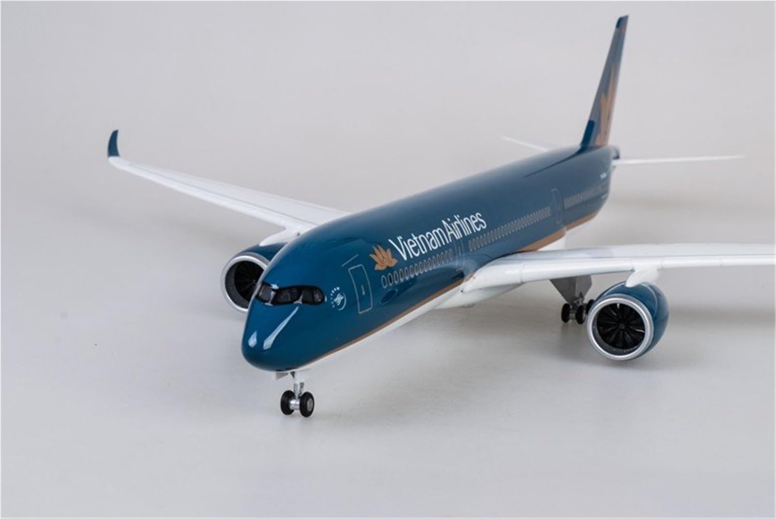 Repliki modeli samolotów 1/142 symulacja cywilnego samolotu pasażerskiego 47cm Finnair dla Airbus A350 repliki modeli samolotów z kołami miniaturowy model samolotu (bez światła)