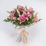 flores lilium significado Las flores se envían en una caja especial que las protege de cualquier daño y las mantiene ventiladas e hidratadas hasta que lleguen a su destino.