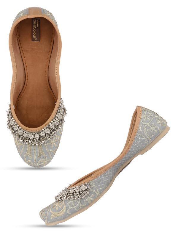 Flat Footwear/Mojari/Punjabi Jutti/Bellies for Women - Embroidered Gungroo