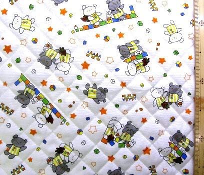 Amazon 40cm単位で販売 ｑ キャラクター キルティング 生地 こぐまちゃん オフ 柄番号４ キルト キルト生地 手芸 生地 キャラクター 布 ピロル 布 生地 通販