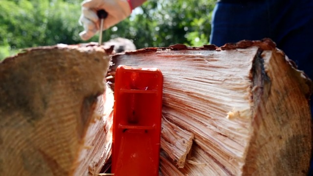 SuperHandy Log Splitter, 20 Ton, Gas Powered 7 HP Engine, Automatic Wood Splitting Wedge Machine, Commercial Quality for Fireplace Burning firewood Supply