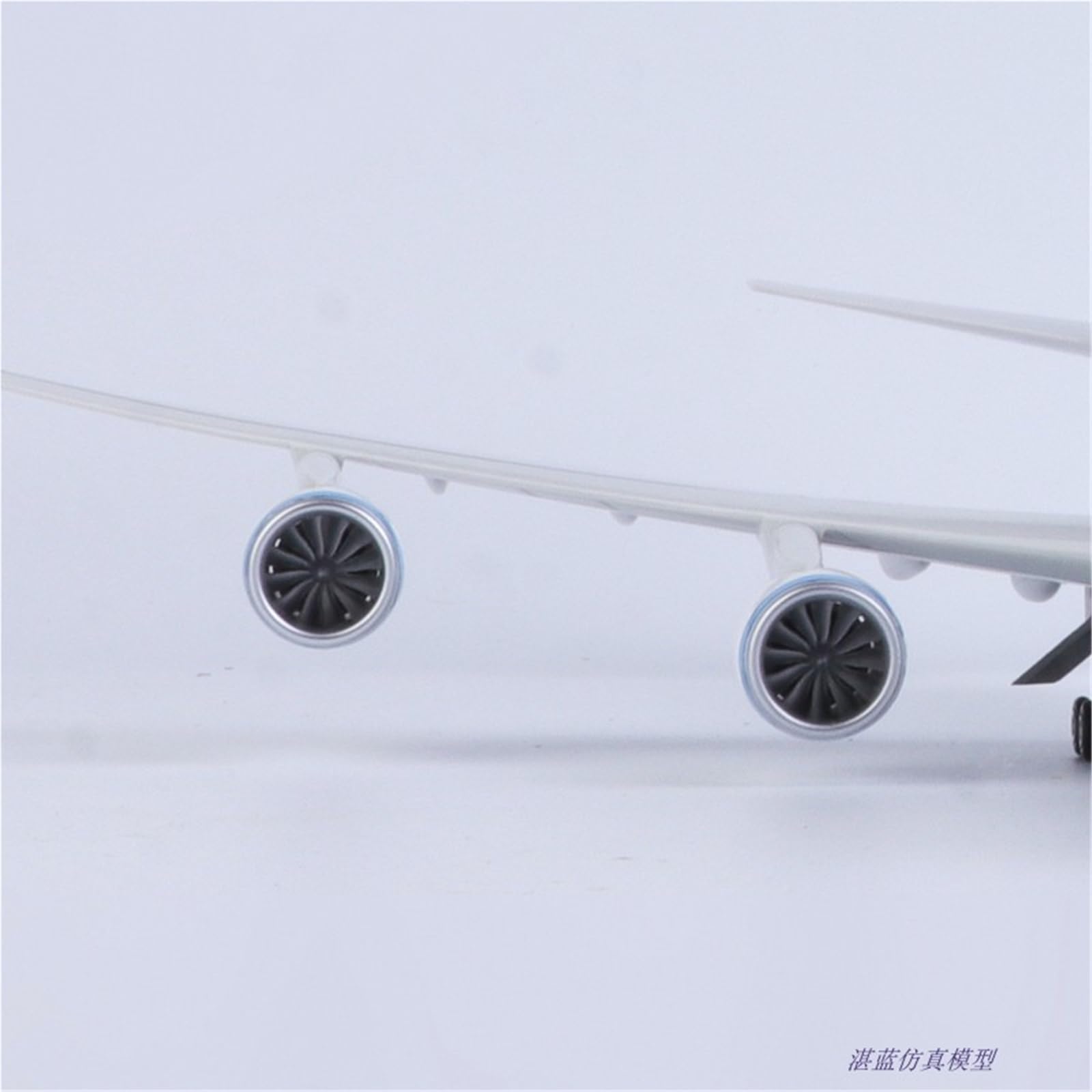 Réplica de Modelos de Aviones Réplica de avión Civil a Escala 1/160 47 cm para Kuwait Airways para Modelo de avión Boeing 747 para exhibición de aviación Modelo de avión en Miniatura (SIN luz)