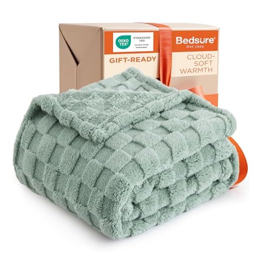 Bedsure Sage Green Throw Blanket for Couch - Checkered Fleece Blankets Gifts for Women Men Girls, Cute Soft Cozy Throw for Bedroom Home Decor Gifts, 50x60 Inches