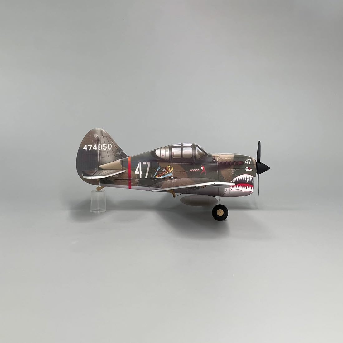 MinimumRC P-40 RC-Flugzeug, gyrostabilisiertes Micro-4CH-Kampfflugzeug Flying Tigers, Scale-Modell für Hobbyflieger (Gas Links / 2 Batterie)