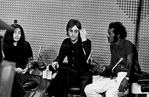 John Lennon, Yoko Ono and Chuck Berry Photo Print (30 x 24) - Les Beatles, Paul McCartney, John Lennon, RIngo Starr, George Harrison John Lennon, Yoko Ono and Chuck Berry Photo Print (30 x 24)