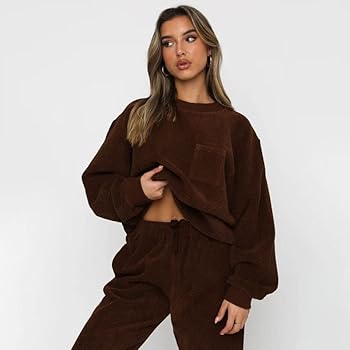 Vliegt de winkels uit: dit teddy joggingpak wil je niet meer uittrekken - &C