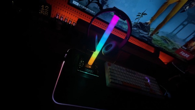 RHS1 RGB-Koptelefoon standaard met 2 USB-poorten