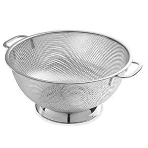 Bellemain 5 Qt Metal Colander with Handle | Pasta, Spaghetti, Berry, Fruit, Vegetable, Kitchen Food Strainer Basket | 18/8 Stainless Steel Colander Bowl | Pot Drainer for Cooking, Sifter Strainer