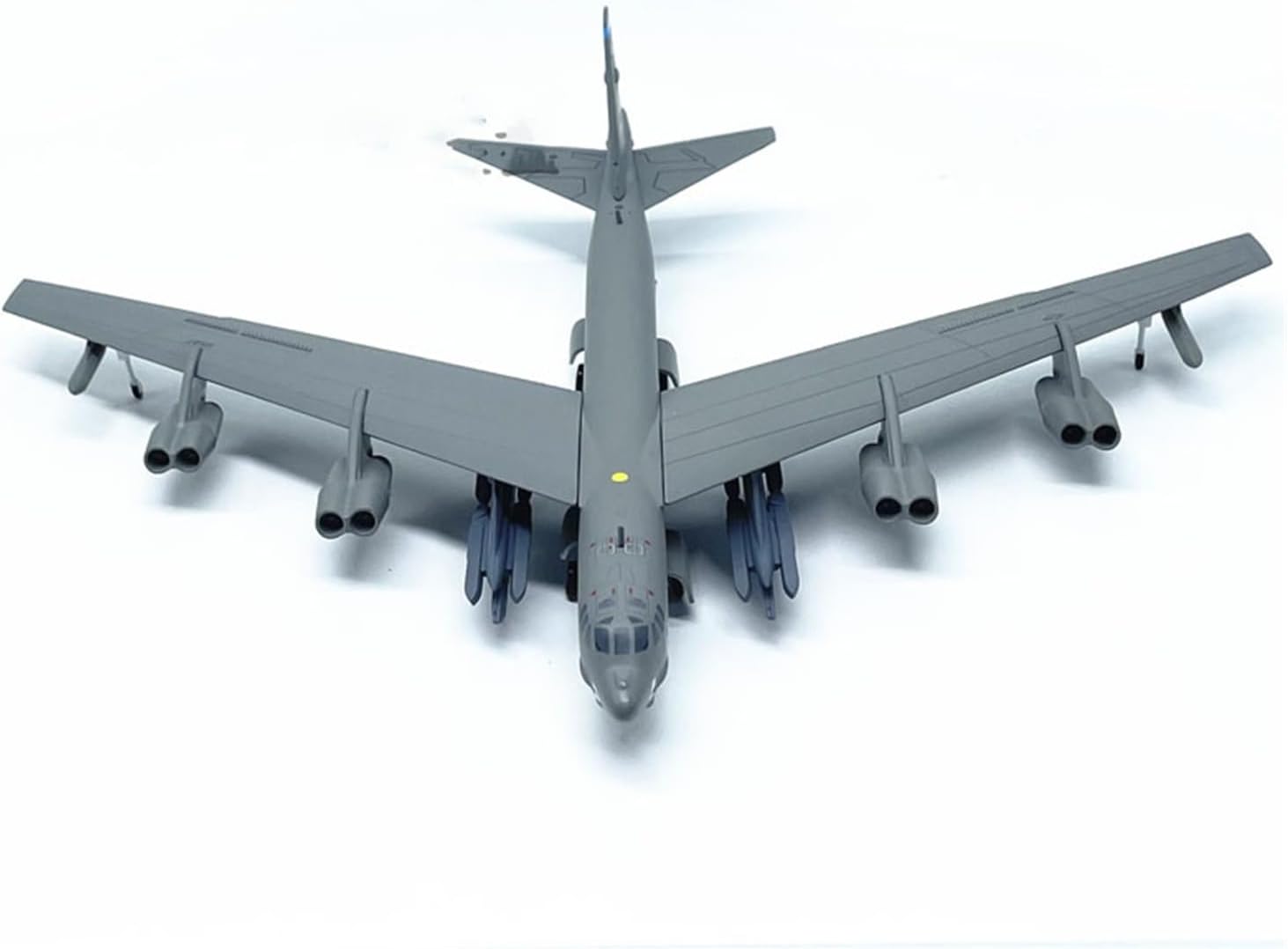 Die-cast 1 200 Scale for American B-52H Bomber B52 Aircraft Model Alloy Simulation Finished Product Ornaments Toys Crafts Hobby Playgame Kit