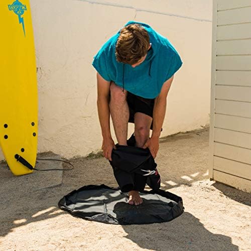 Osprey Wetsuit Changing Mat | Waterproof Outdoor Changing Bag, Portable, Folding and Water Resistant, Travel Bag, Black, One Size