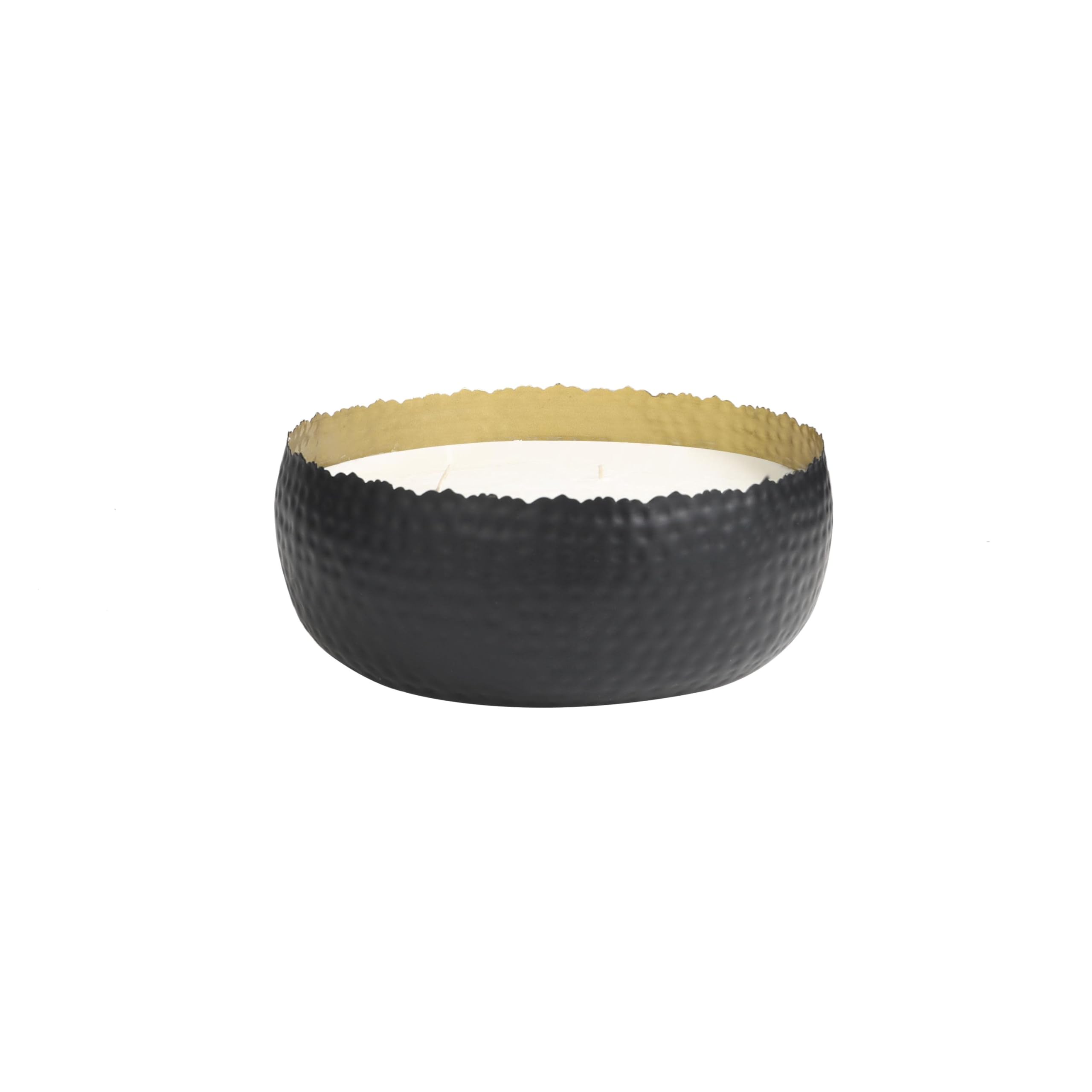 CosmoLiving by Cosmopolitan - Vela de metal con aroma a fogata ancha martillada de 90 onzas, 4 mechas con cera blanca, 10 x 10 x 4 pulgadas, color negro